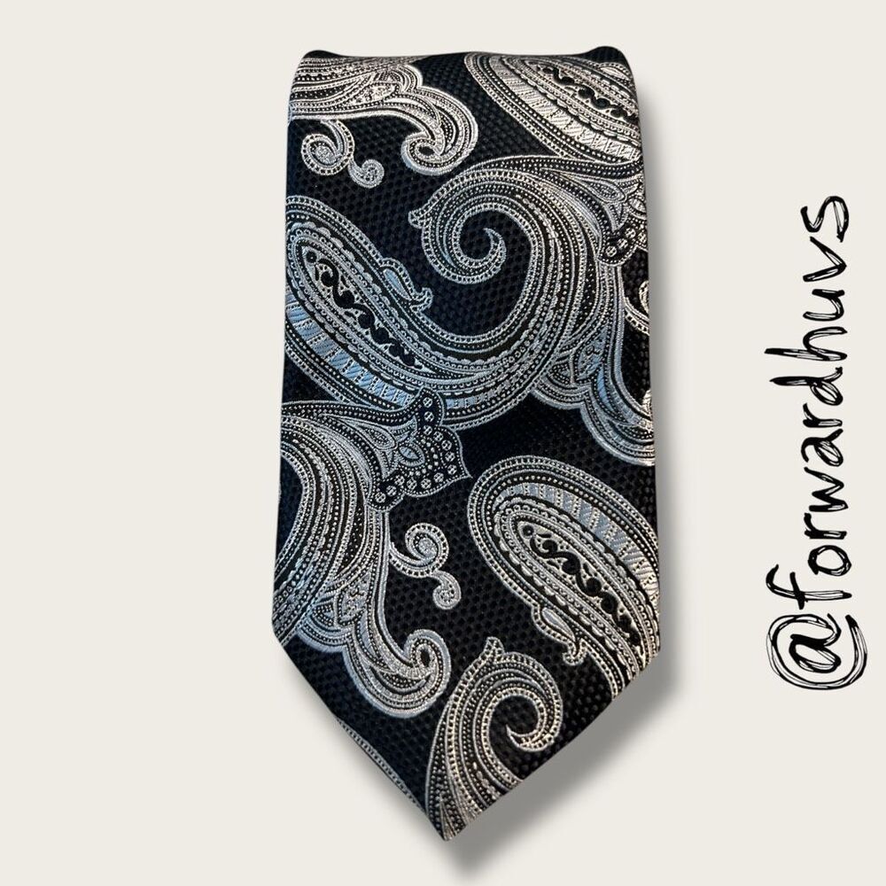 Christian Aujard Paris Black & Silver Paisley Necktie – 100% Polyester